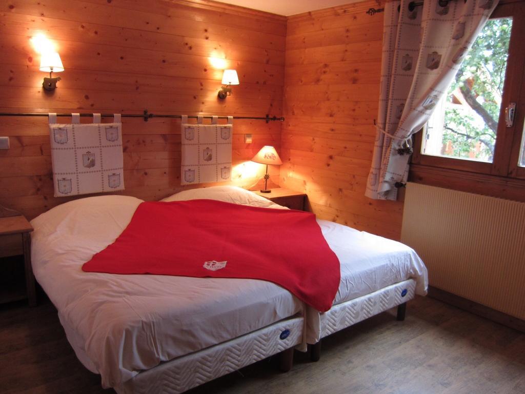 Appart 4 Pers 3 Etoiles Proximite Lac Et Remontees Courchevel Le Praz - Arrayanes Szoba fotó